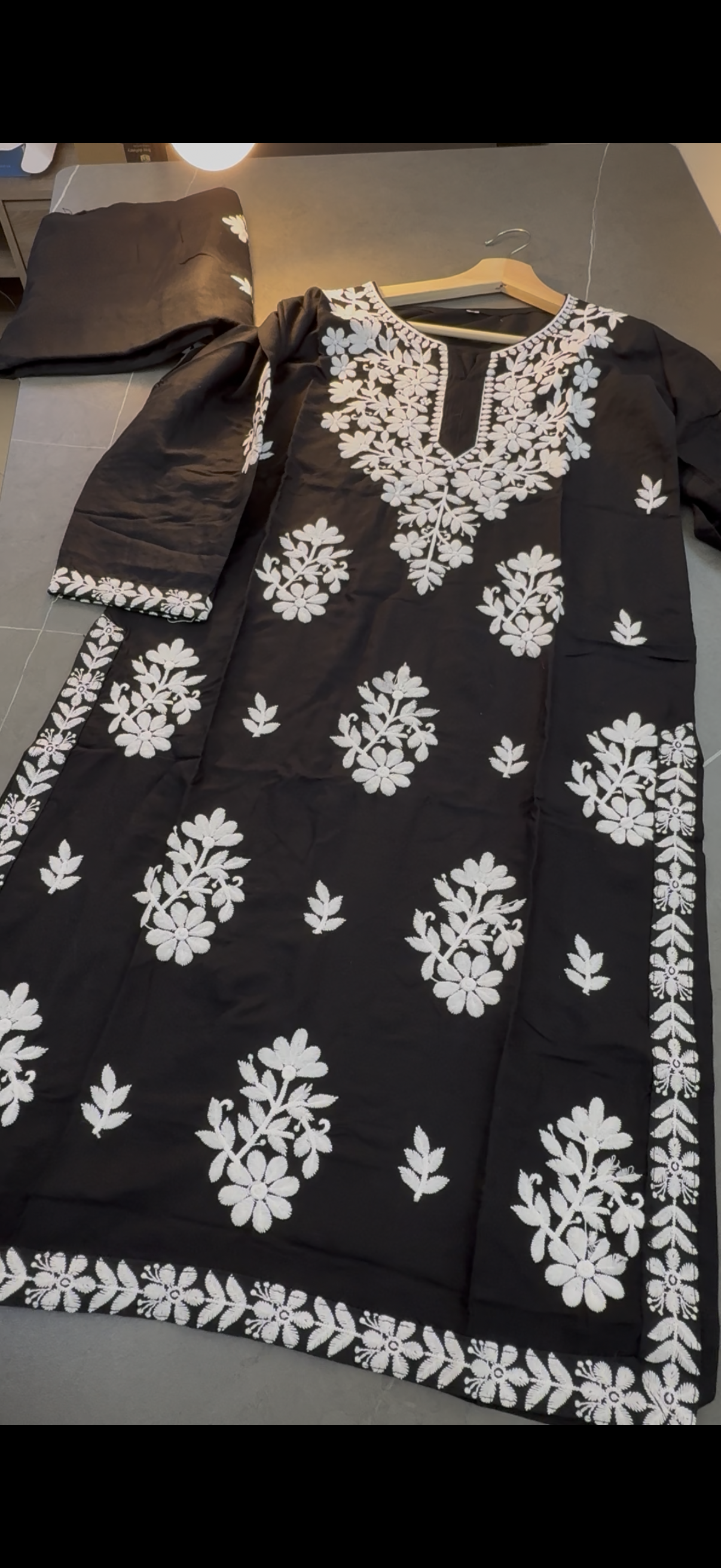 Chickenkari Kuthi & Palazzo pant